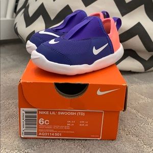 Brand New, Nike lil swoosh (TD), girls size 6C.